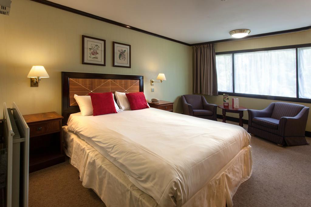 Europa Gatwick Hotel&Spa Crawley  Zewnętrze zdjęcie